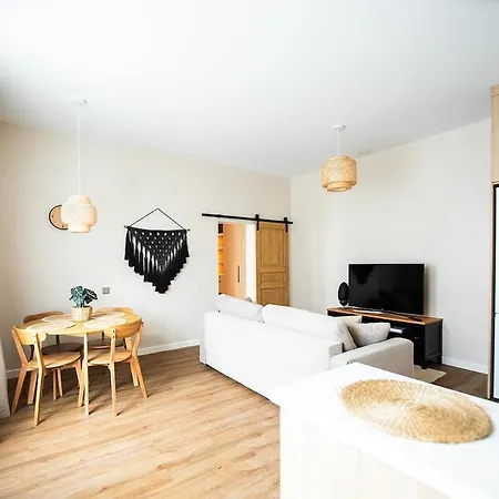Kurbada Loft Stylish Near Center With Parking