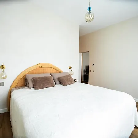 Apartman Kurbada Loft Stylish Near Center With Parking Riga